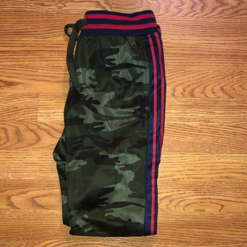 Super cute camo joggers